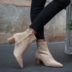 Thursday Boots - Women's Luna | Sand