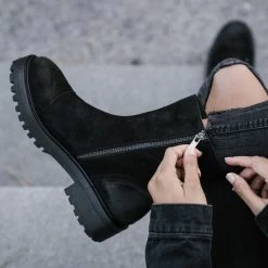 Thursday Boots - Women's Raider | Black