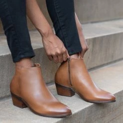 Thursday Boots - Women's Downtown | Toffee